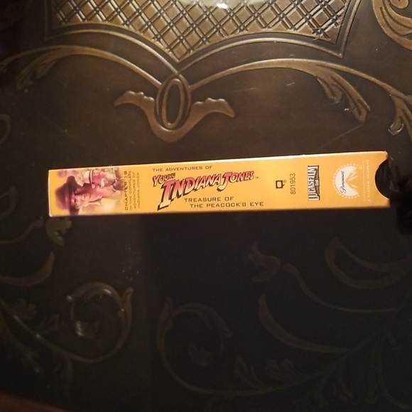 The Adventures of Young Indiana Jones New Sealed 1999 VHS - Picture 3 of 4